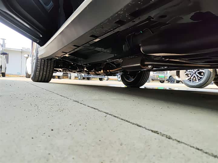 Roewe RX5 2025 2025款 PLUS 330TGI 自动领潮智惠版