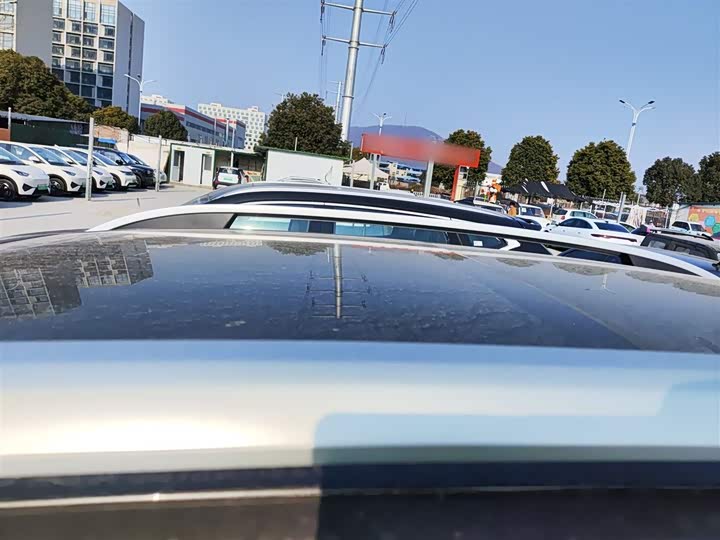 Roewe RX5 2025 2025款 PLUS 330TGI 自动领潮智惠版