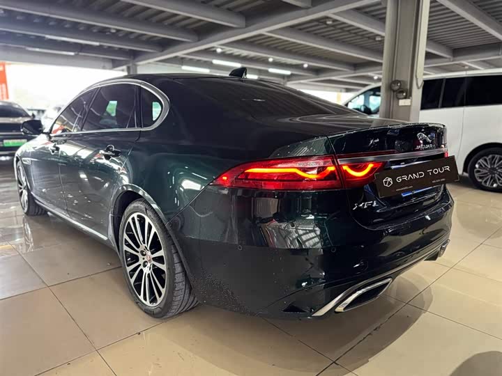 Jaguar XF L 2024 2024款 2.0T P250 两驱尊享豪华版