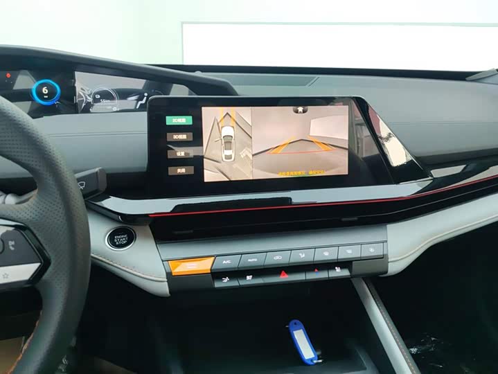 Changan UNI-V Hybrid 2024 2024款 蓝鲸智电iDD 136km 智尊型