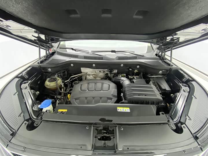 Volkswagen Tavendor 2024 2024款 380TSI 四驱R-Line巡礼 众享款