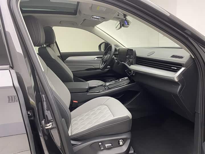 Volkswagen Tavendor 2024 2024款 380TSI 四驱R-Line巡礼 众享款