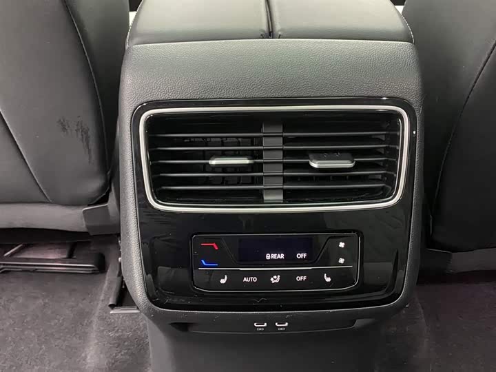 Volkswagen Tavendor 2024 2024款 380TSI 四驱R-Line巡礼 众享款