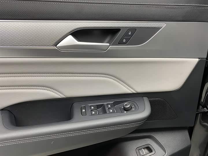 Volkswagen Tavendor 2024 2024款 380TSI 四驱R-Line巡礼 众享款