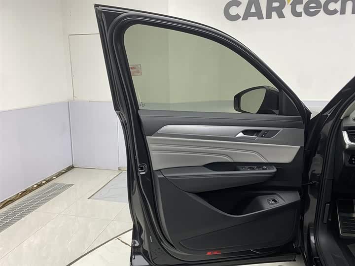 Volkswagen Tavendor 2024 2024款 380TSI 四驱R-Line巡礼 众享款