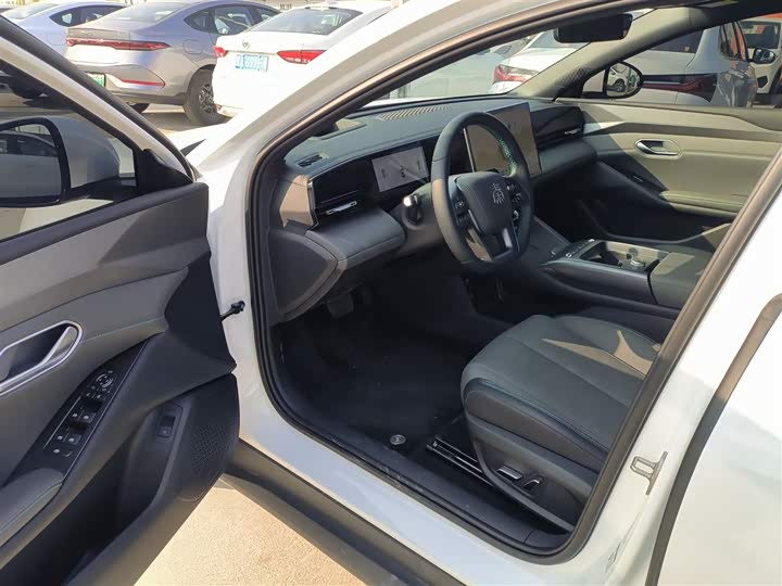 BYD Qin L 2025 2025款 EV 545KM云辇型