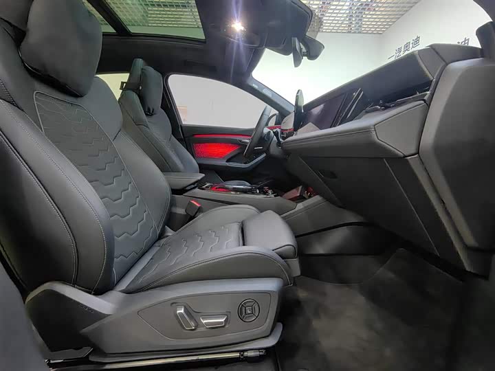 Audi Q6L e-tron Sportback 2026 2026款 首发领航版