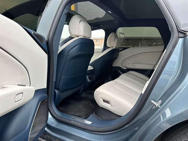 Zeekr 007 2024 2024款 后驱智驾版 100kWh