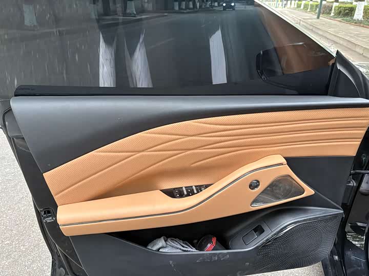 Geely Galaxy Starshine 8 EM-i 2025 2025款 60km EM-i 豪华版