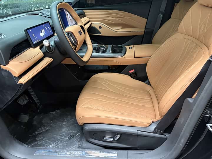 Geely Galaxy Starshine 8 EM-i 2025 2025款 60km EM-i 豪华版