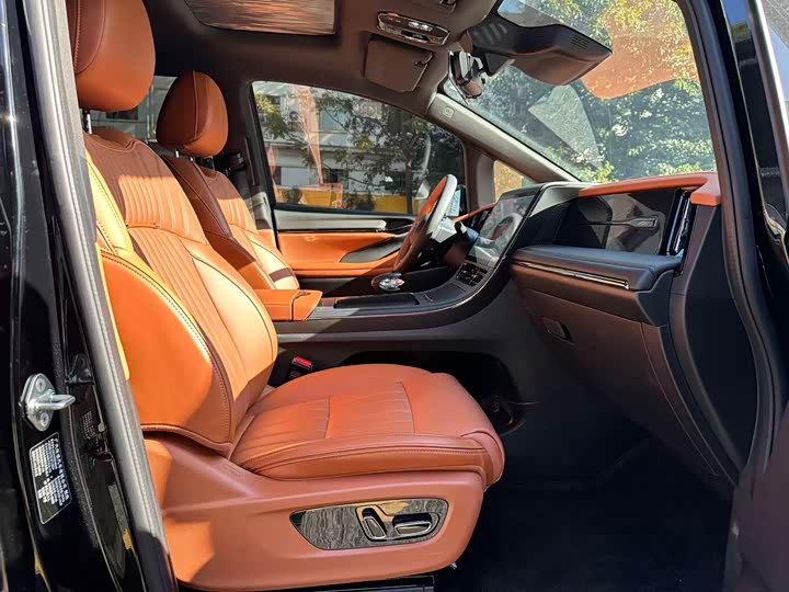 GAC Trumpchi E9 2025 2025款 E9 超级快充 尊享