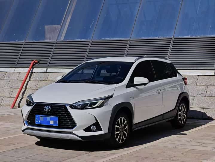 2022 Toyota Yaris L Hatchback