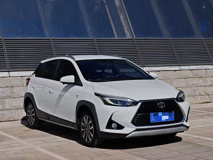 2022 Toyota Yaris L Hatchback