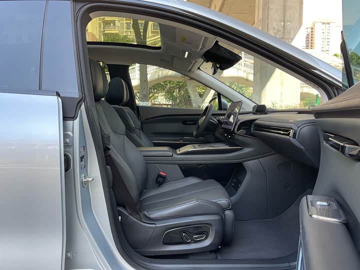 GAC Hyptec HT 2023 2023款 670 后驱特高压版