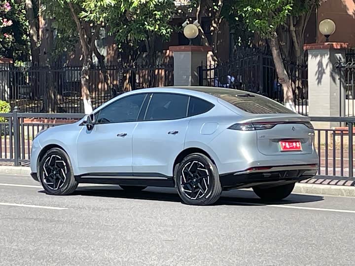 GAC Hyptec HT 2023 2023款 670 后驱特高压版