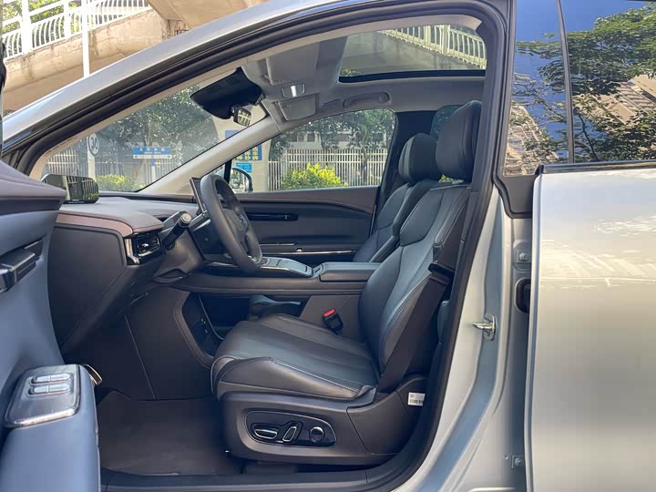 GAC Hyptec HT 2023 2023款 670 后驱特高压版