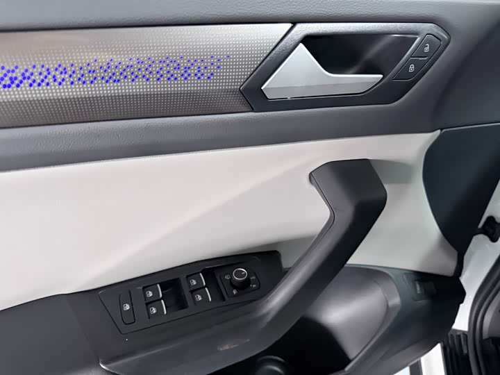 Volkswagen T-Roc 2023 2023款 300TSI DSG两驱辰光版