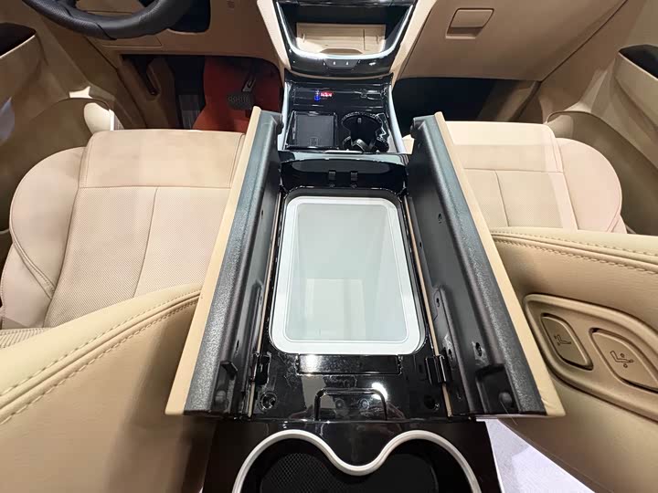 Buick GL8 Hybrid 2025 2025款 陆尚 尊享版 7座