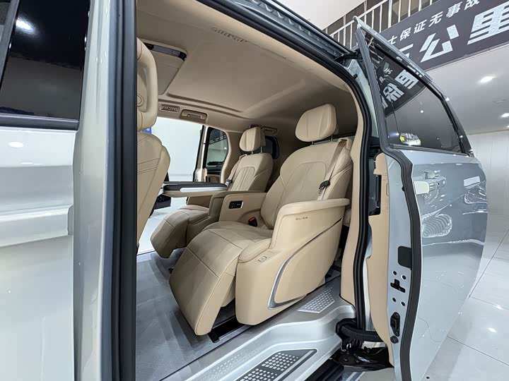 Buick GL8 Hybrid 2025 2025款 陆尚 尊享版 7座