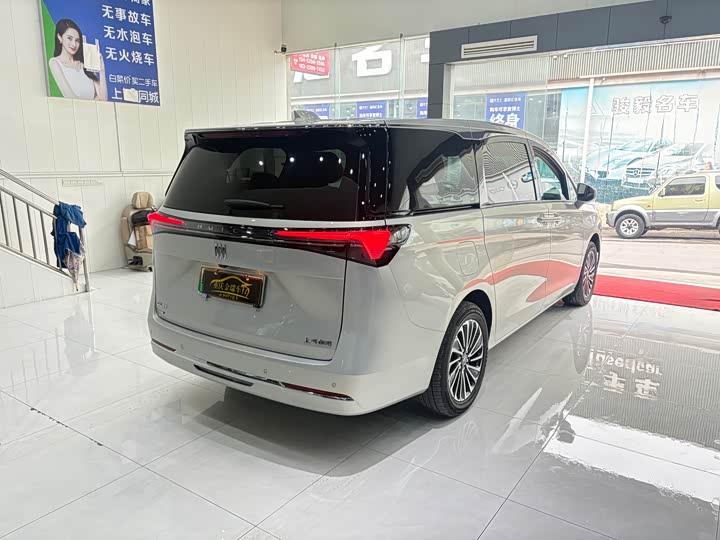 Buick GL8 Hybrid 2025 2025款 陆尚 尊享版 7座