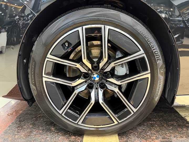 BMW 7 Series 2023 2023款 735Li M运动套装