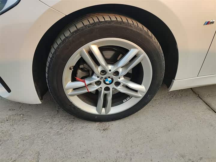 BMW 1 Series 2023 2023款 120i M运动曜夜版