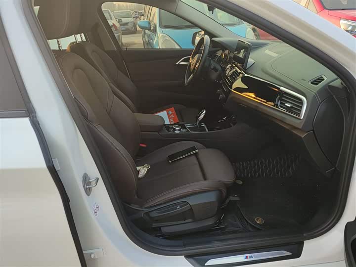 BMW 1 Series 2023 2023款 120i M运动曜夜版