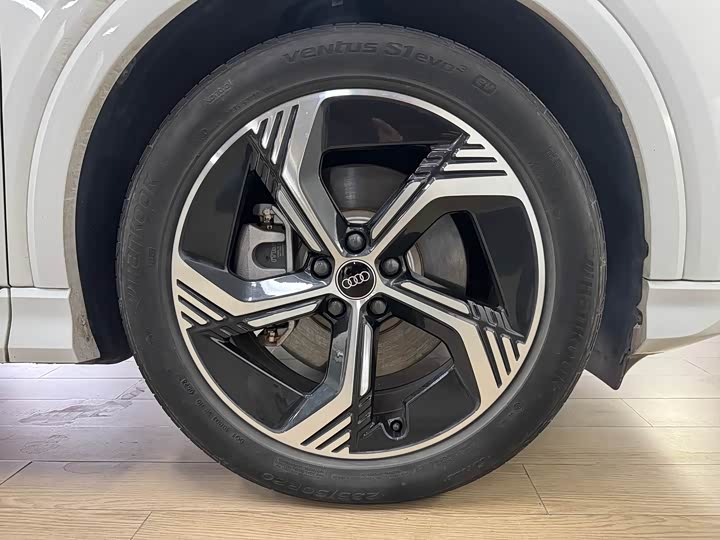 Audi Q4 e-tron 2024 2024款 50 e-tron quattro 创境曜夜版