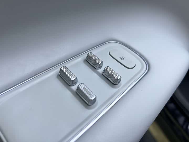 Aito M9 2025 2025款 纯电 Max版 100kWh 6座版