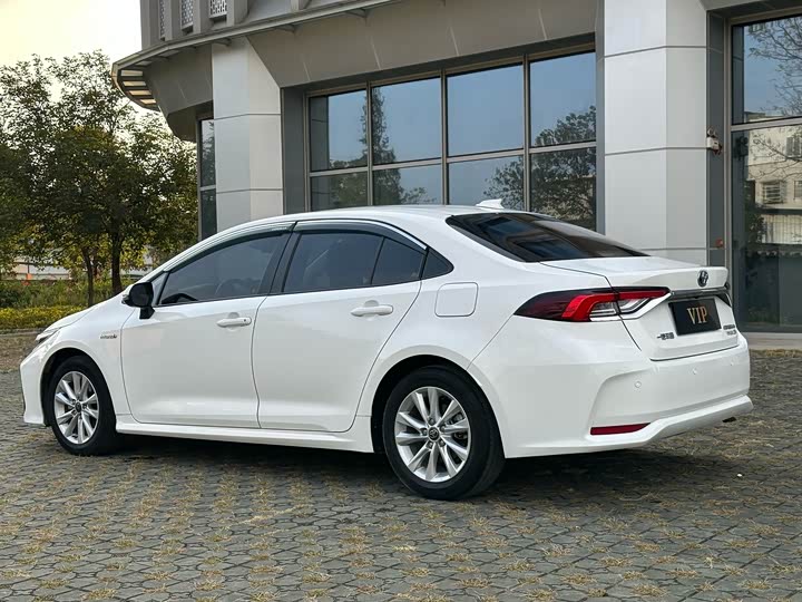 Toyota Corolla 2024 2024款 1.8L 智能电混双擎 精英版