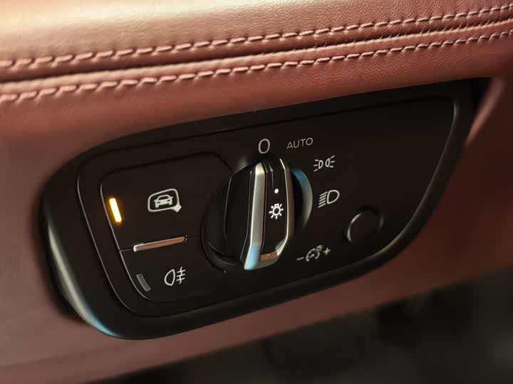 Bentley Flying Spur 2022 2022款 4.0T V8 标准版