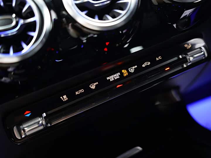 Mercedes-Benz CLA-Class AMG 2024 2024款 AMG CLA 45 S 4MATIC+ 燃擎当道特别版