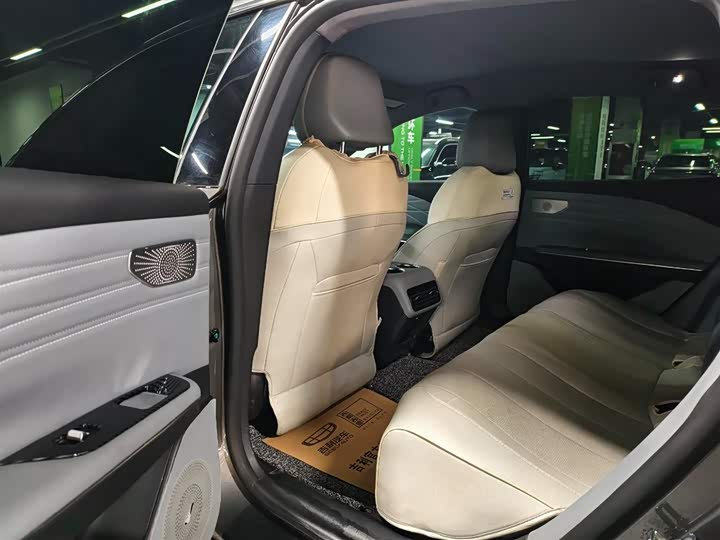 Geely Galaxy E8 2024 2024款 665km 后驱星舰 远航版