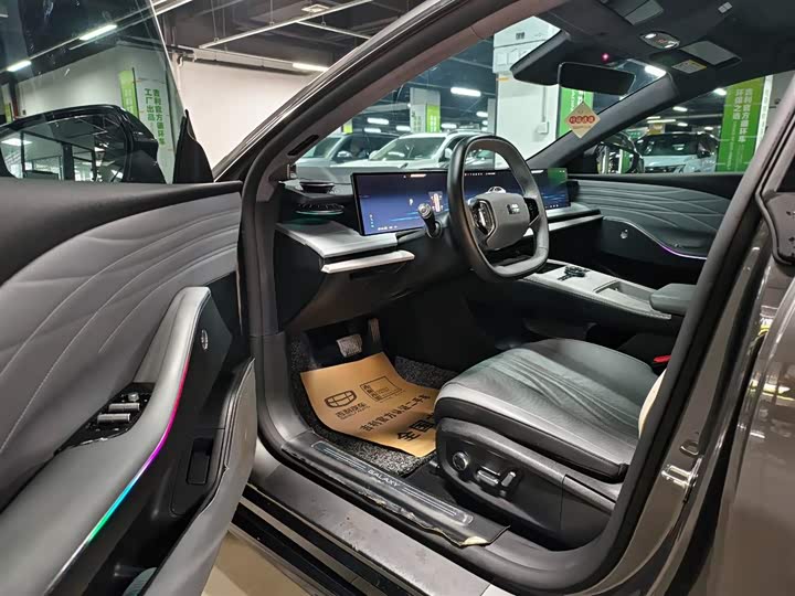 Geely Galaxy E8 2024 2024款 665km 后驱星舰 远航版