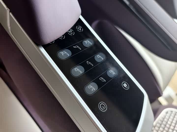 Mercedes-Benz Vito 2024 2024款 2.0T 商务版 7座