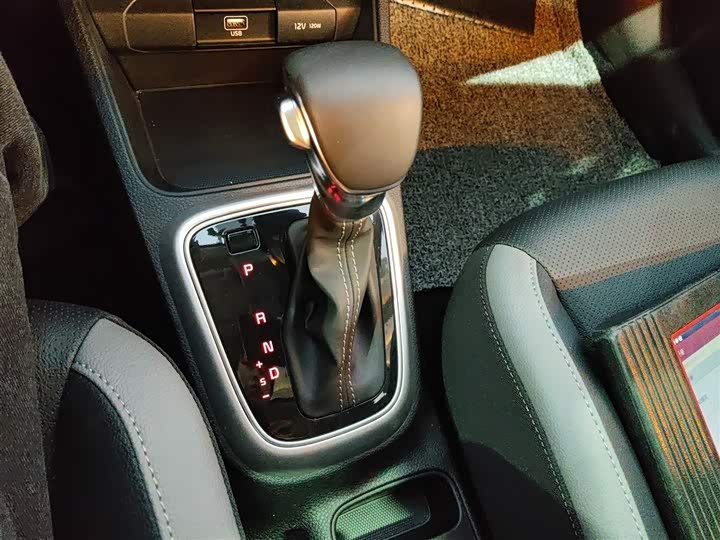 Kia KX1 2021 2021款 1.4L CVT天窗款