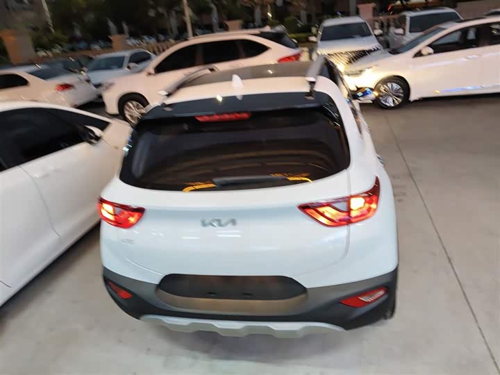 Kia KX1 2021 2021款 1.4L CVT天窗款