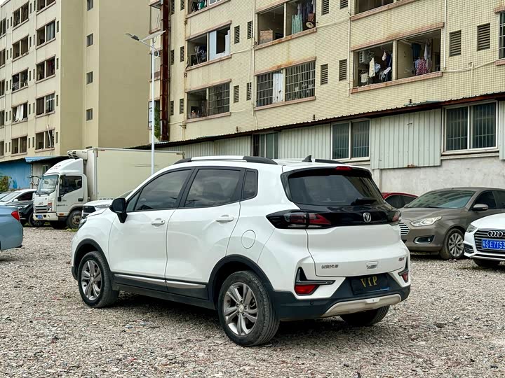 Changan CS15 2021 2021款 1.5L 自动进取型