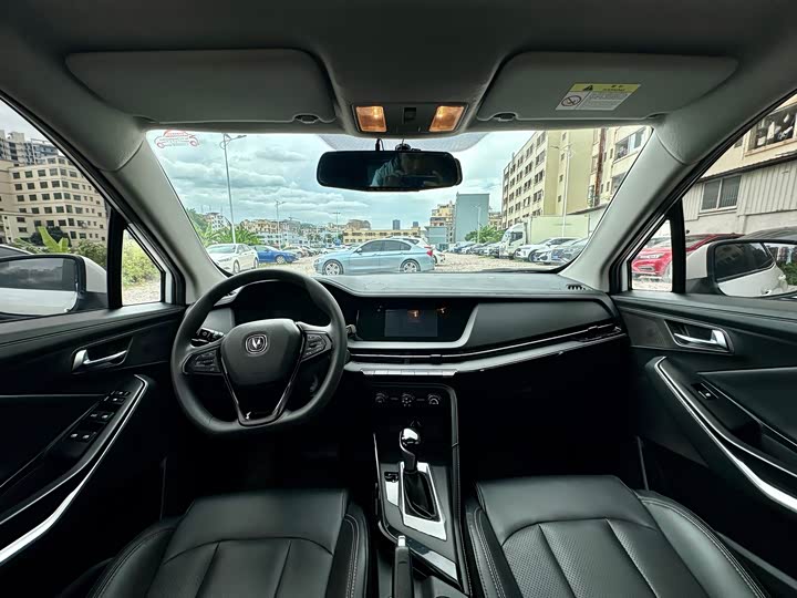 Changan CS15 2021 2021款 1.5L 自动进取型