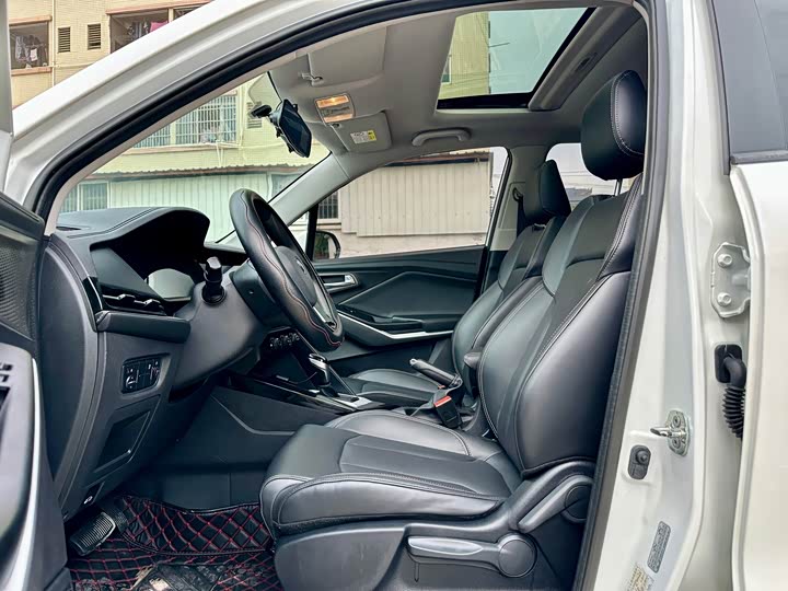 Changan CS15 2021 2021款 1.5L 自动进取型