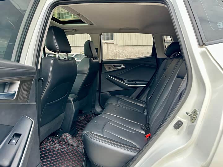 Changan CS15 2021 2021款 1.5L 自动进取型