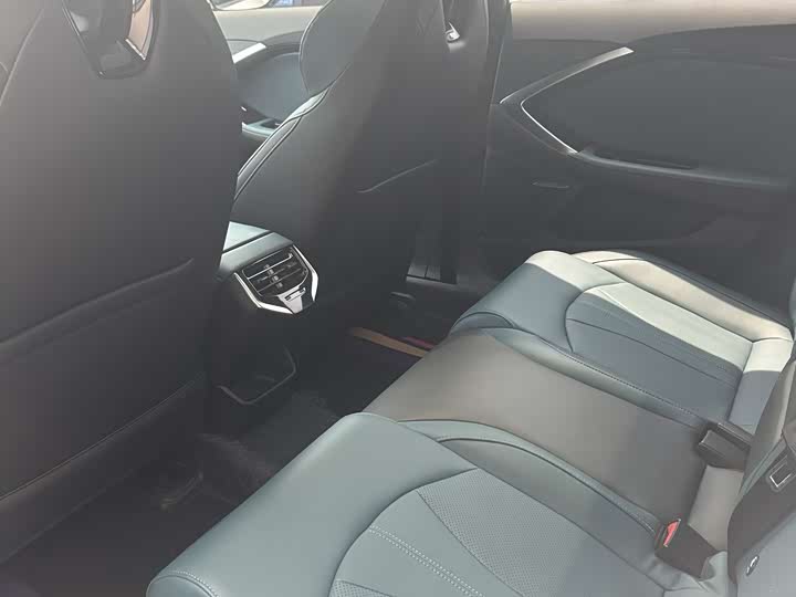 MG Motor 7 2025 2025款 1.5T 300 DCT优雅版