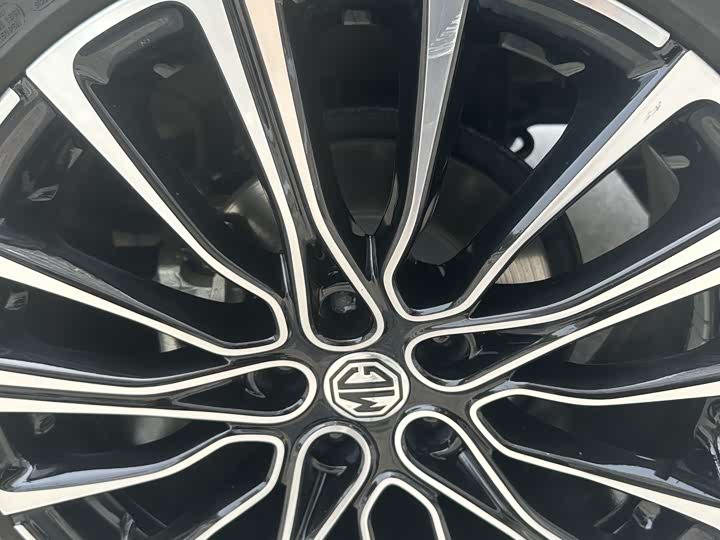 MG Motor 7 2025 2025款 1.5T 300 DCT优雅版