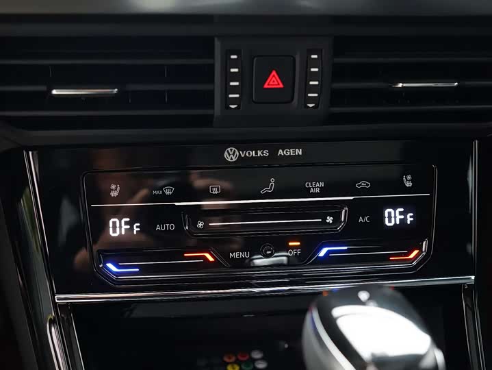 Volkswagen Passat 2025 2025款 出众款 380TSI 龙耀版