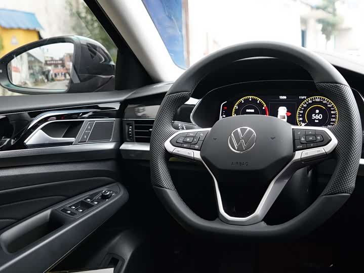 Volkswagen Passat 2025 2025款 出众款 380TSI 龙耀版