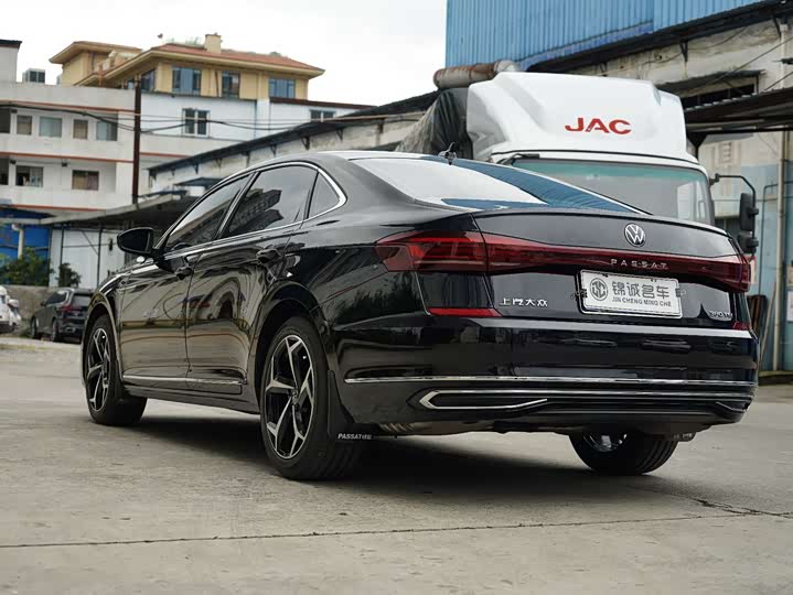 Volkswagen Passat 2025 2025款 出众款 380TSI 龙耀版