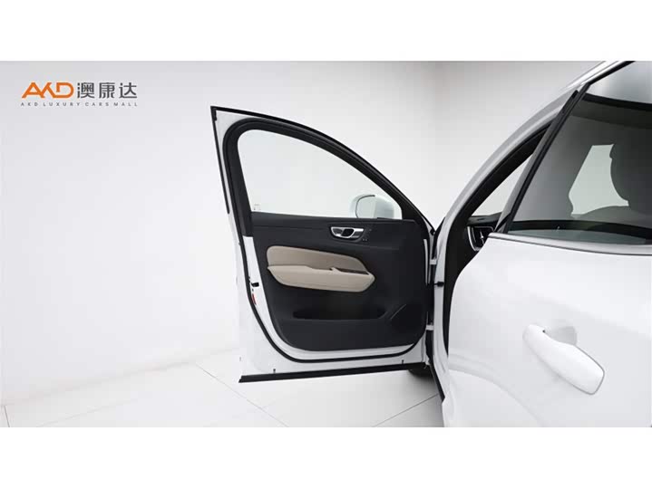 Volvo XC60 2026 2026款 B5 四驱智逸豪华版