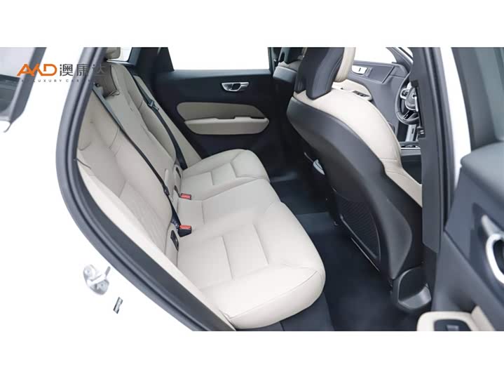 Volvo XC60 2026 2026款 B5 四驱智逸豪华版