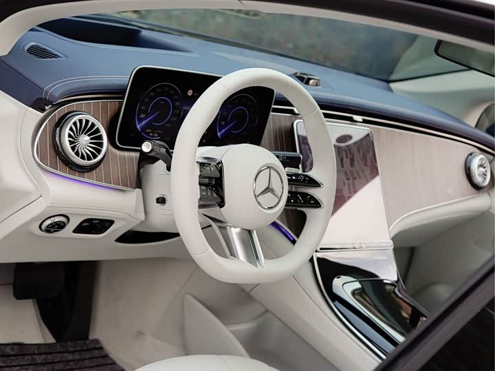 Mercedes-Benz EQE 2025 2025款 500 4MATIC 豪华版