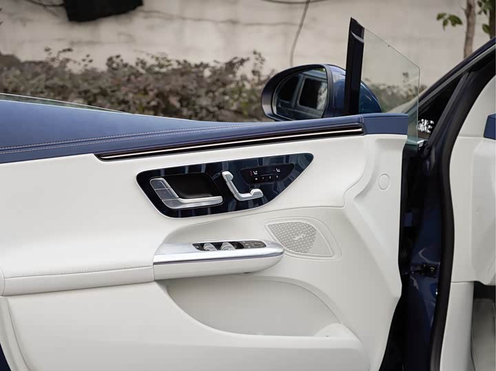 Mercedes-Benz EQE 2025 2025款 500 4MATIC 豪华版